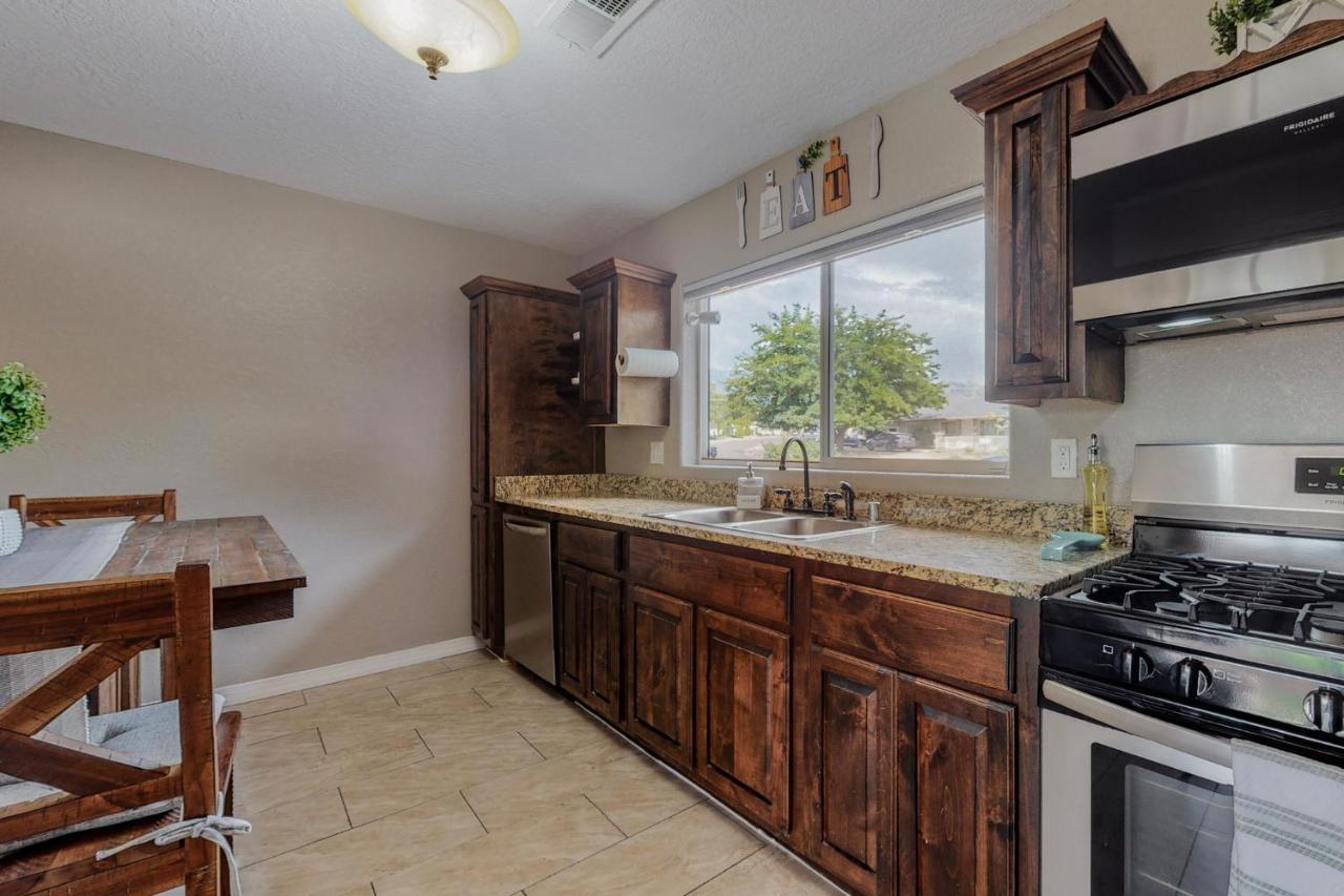 Comfortable 3-Bedroom Home With Spacious Backyard Albuquerque Exteriér fotografie