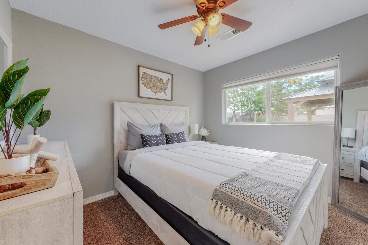 Comfortable 3-Bedroom Home With Spacious Backyard Albuquerque Exteriér fotografie