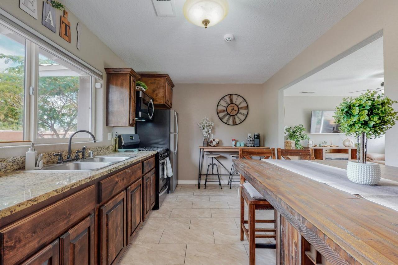 Comfortable 3-Bedroom Home With Spacious Backyard Albuquerque Exteriér fotografie