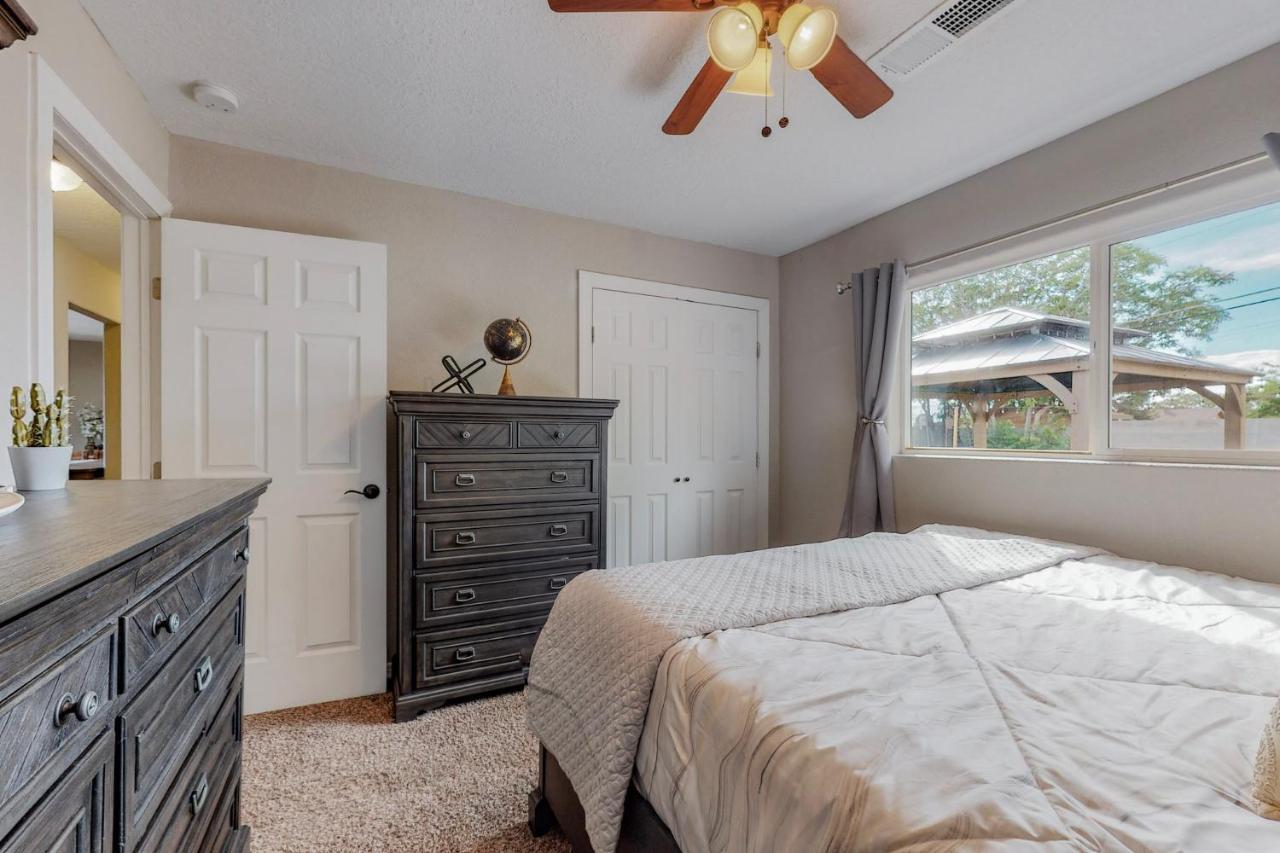 Comfortable 3-Bedroom Home With Spacious Backyard Albuquerque Exteriér fotografie