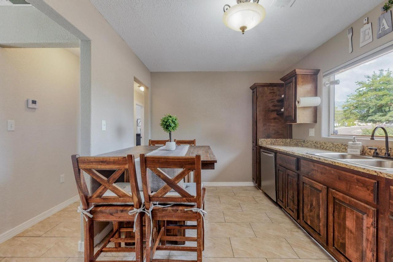 Comfortable 3-Bedroom Home With Spacious Backyard Albuquerque Exteriér fotografie