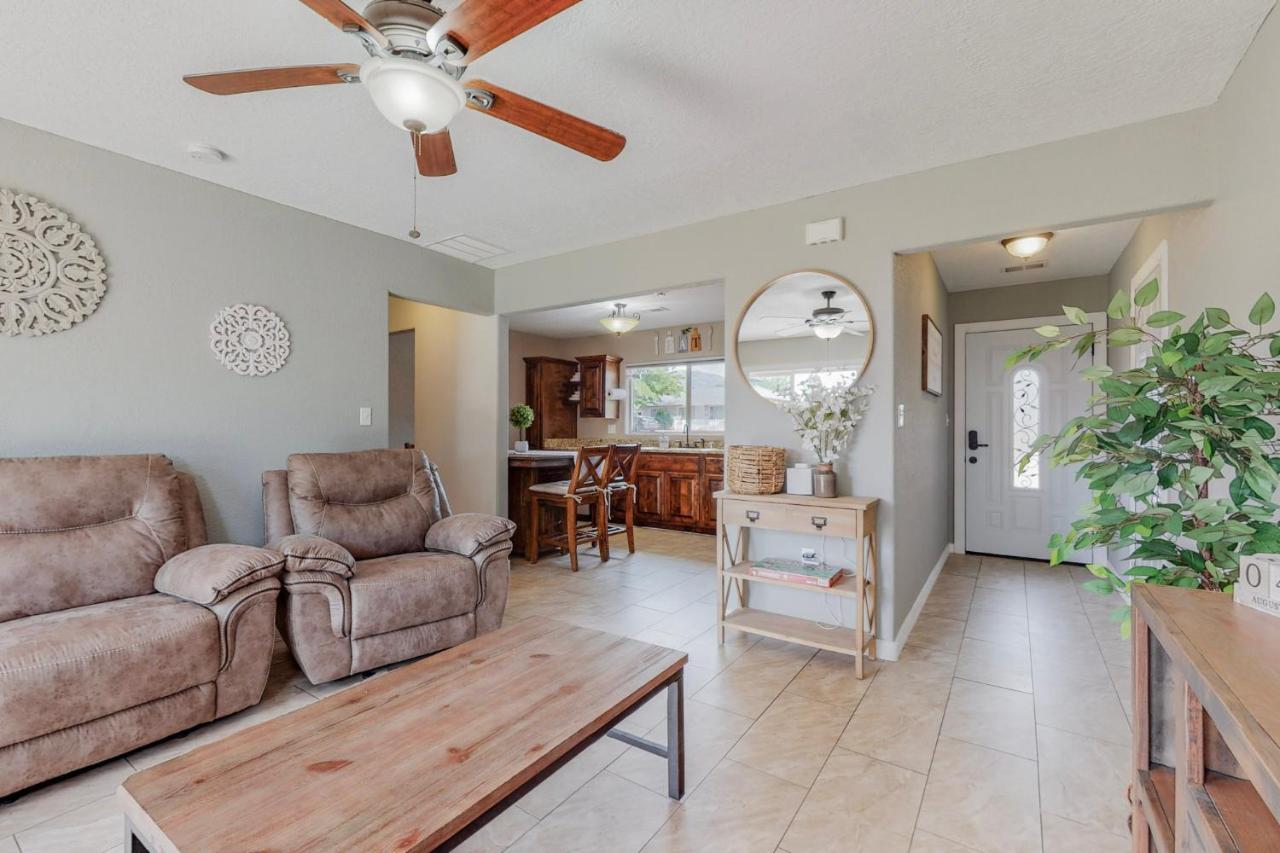 Comfortable 3-Bedroom Home With Spacious Backyard Albuquerque Exteriér fotografie